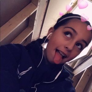 Meet your Posher, Andrea